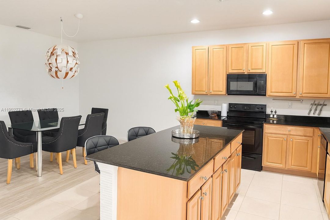 For Sale: $720,000 (3 beds, 2 baths, 1965 Square Feet)