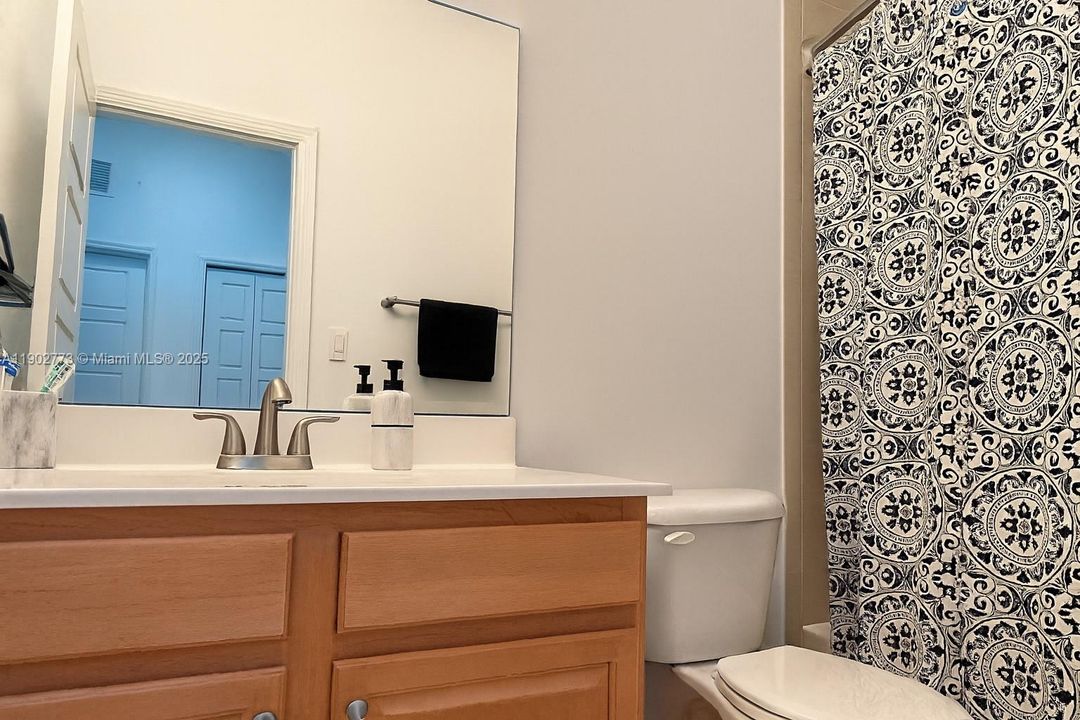 For Sale: $720,000 (3 beds, 2 baths, 1965 Square Feet)