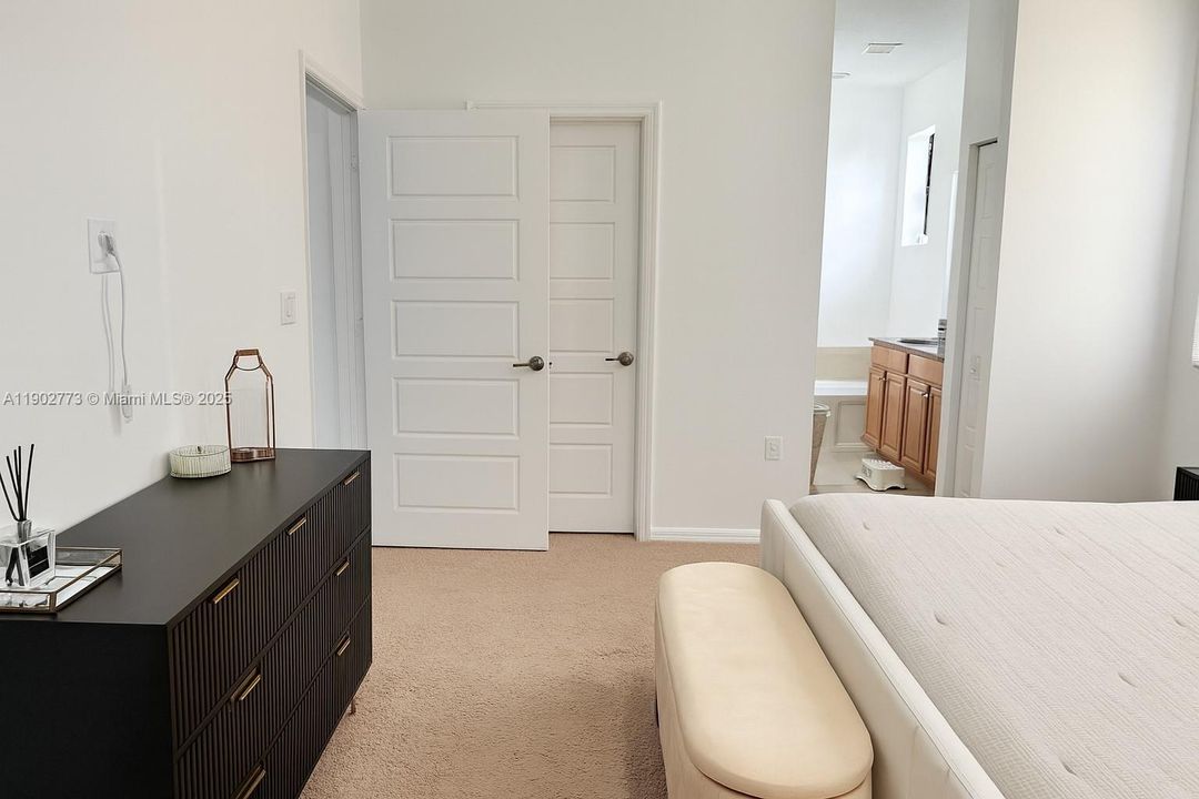 For Sale: $720,000 (3 beds, 2 baths, 1965 Square Feet)