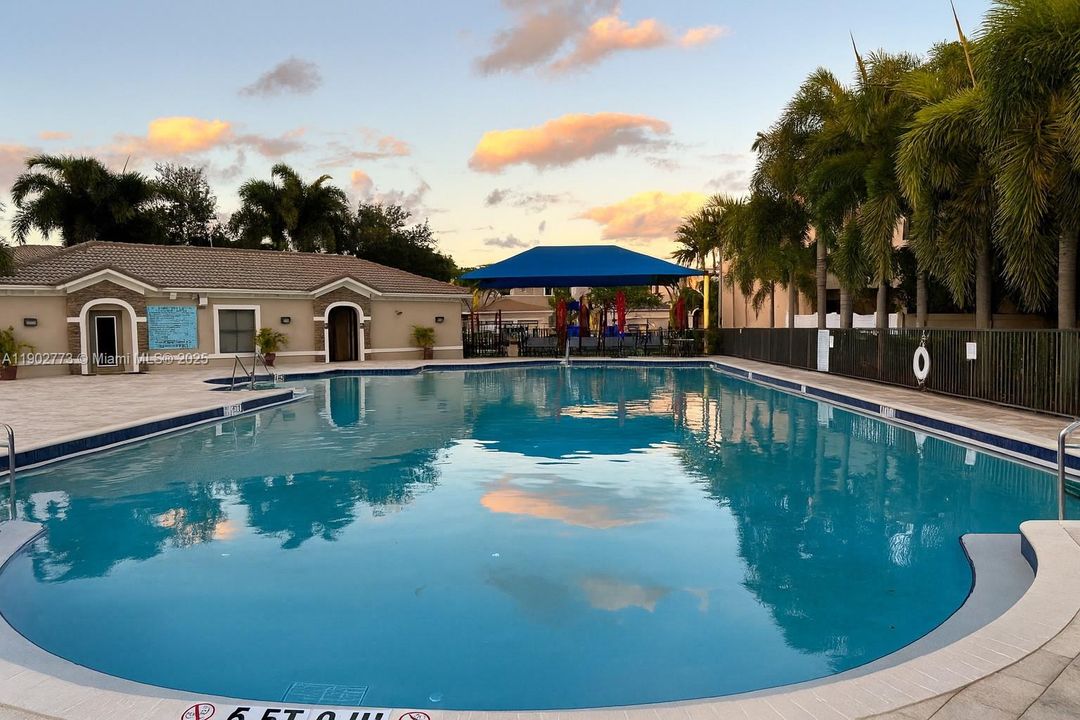 For Sale: $720,000 (3 beds, 2 baths, 1965 Square Feet)