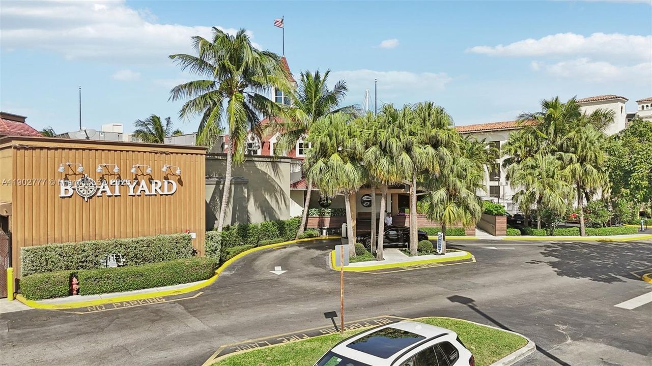 Activo con contrato: $3,150 (2 camas, 2 baños, 830 Pies cuadrados)