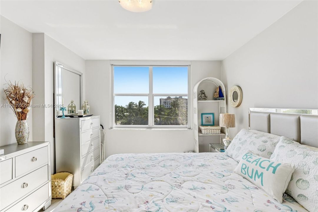 Activo con contrato: $3,150 (2 camas, 2 baños, 830 Pies cuadrados)