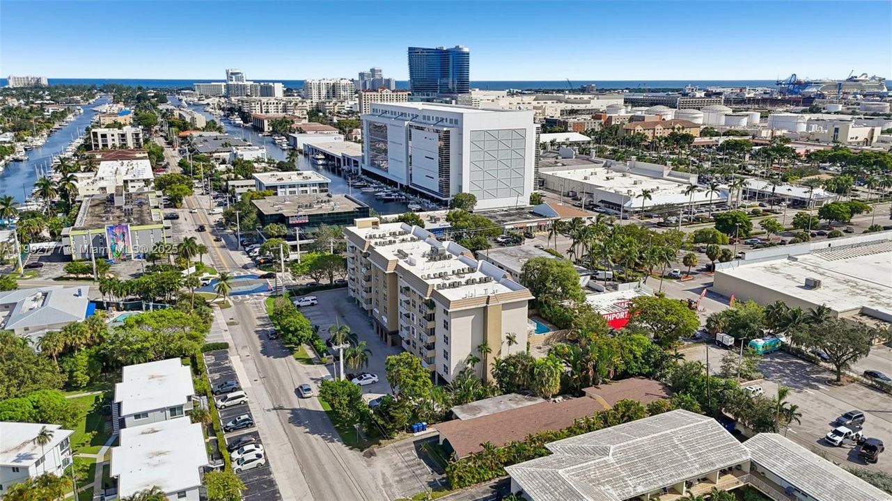 Activo con contrato: $3,150 (2 camas, 2 baños, 830 Pies cuadrados)