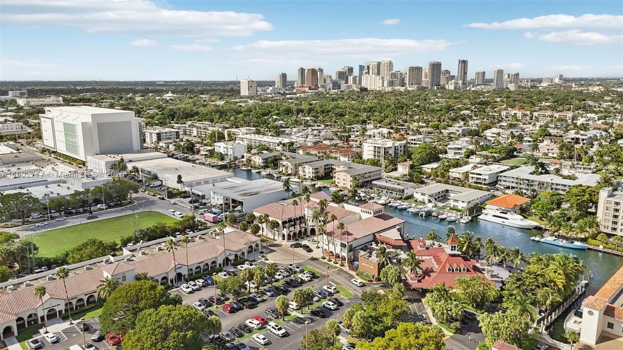 Activo con contrato: $3,150 (2 camas, 2 baños, 830 Pies cuadrados)