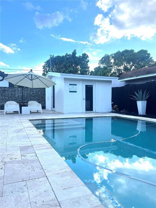 For Rent: $6,700 (4 beds, 2 baths, 1764 Square Feet)