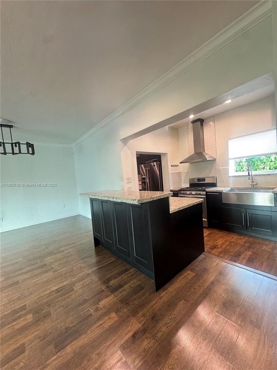 For Rent: $6,700 (4 beds, 2 baths, 1764 Square Feet)