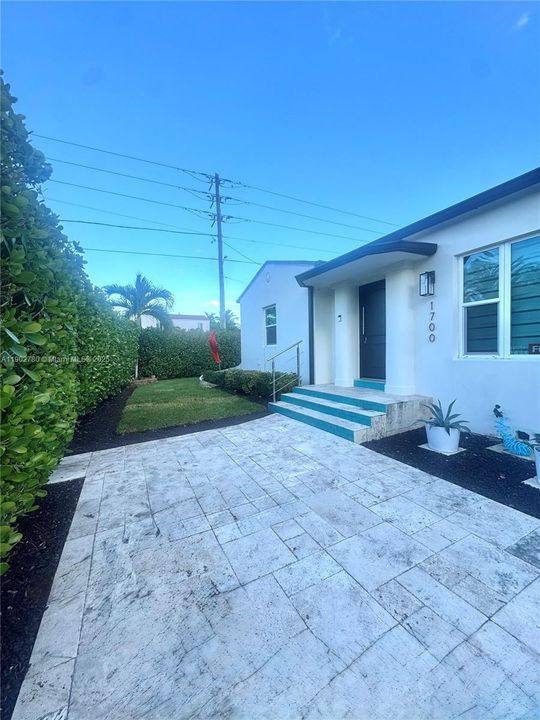 For Rent: $6,700 (4 beds, 2 baths, 1764 Square Feet)