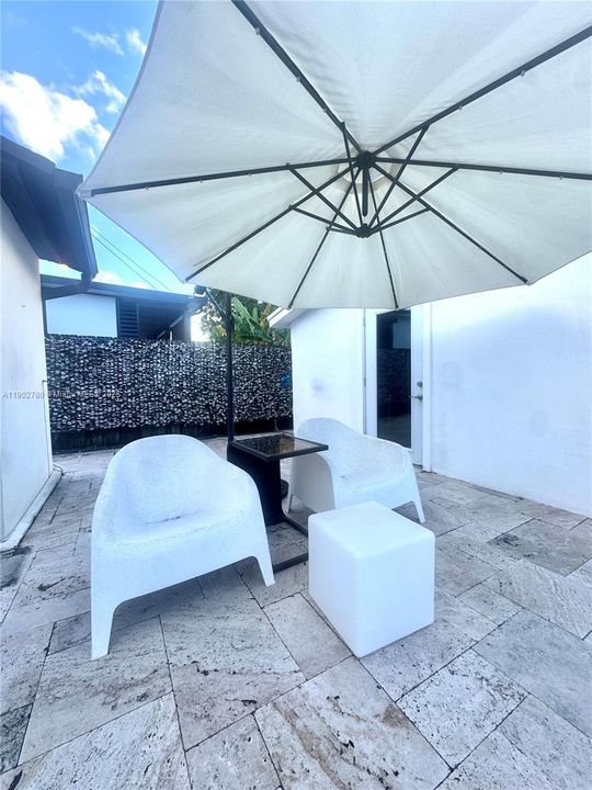 For Rent: $6,700 (4 beds, 2 baths, 1764 Square Feet)