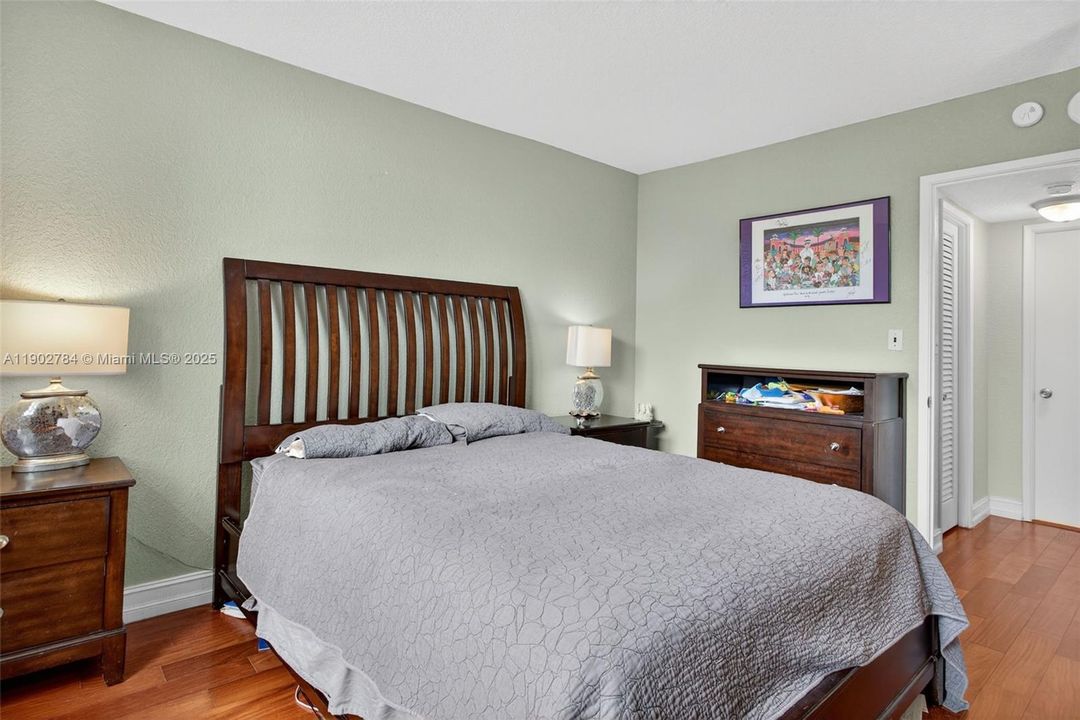 For Sale: $235,000 (1 beds, 1 baths, 630 Square Feet)