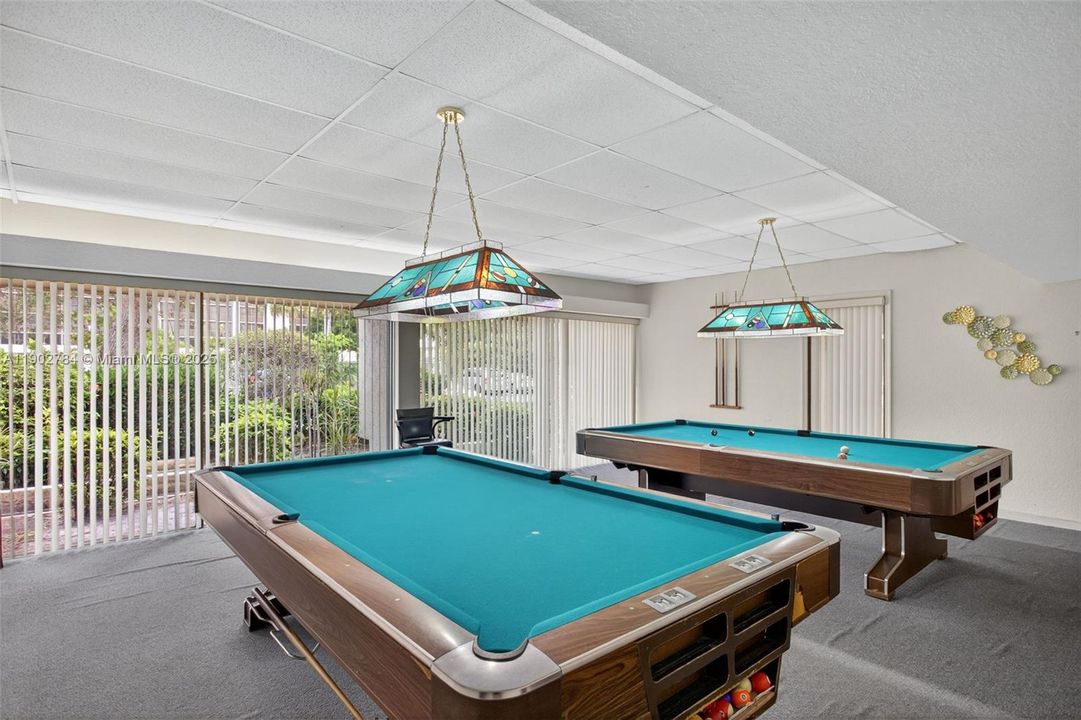 For Sale: $235,000 (1 beds, 1 baths, 630 Square Feet)