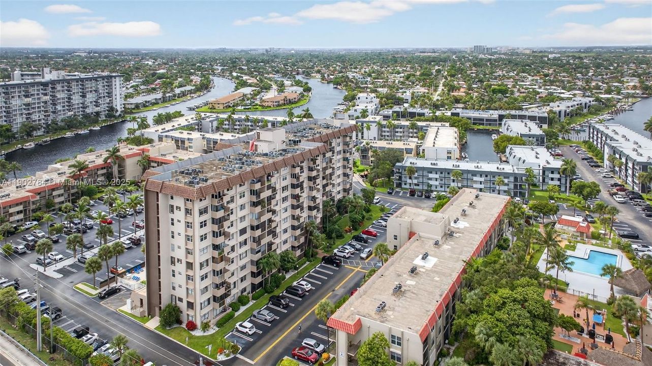 For Sale: $235,000 (1 beds, 1 baths, 630 Square Feet)