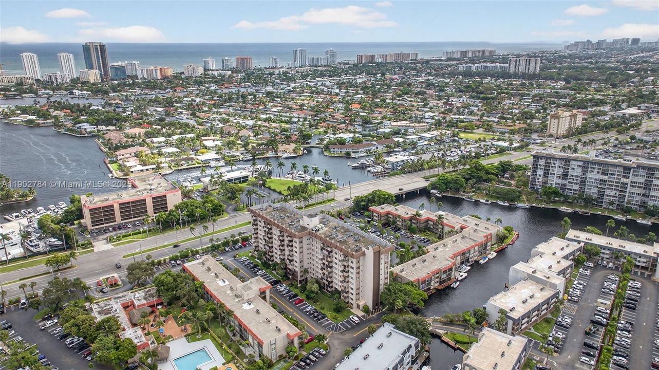 For Sale: $235,000 (1 beds, 1 baths, 630 Square Feet)