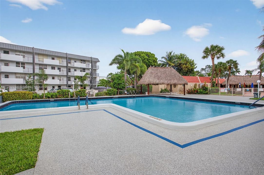 For Sale: $235,000 (1 beds, 1 baths, 630 Square Feet)