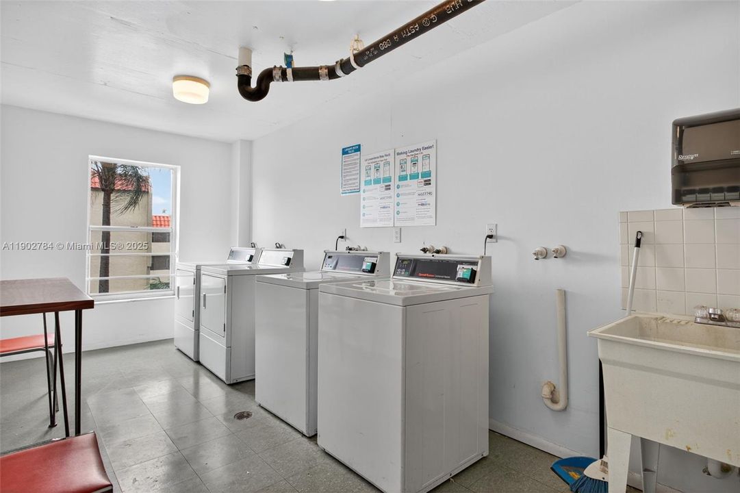 For Sale: $235,000 (1 beds, 1 baths, 630 Square Feet)