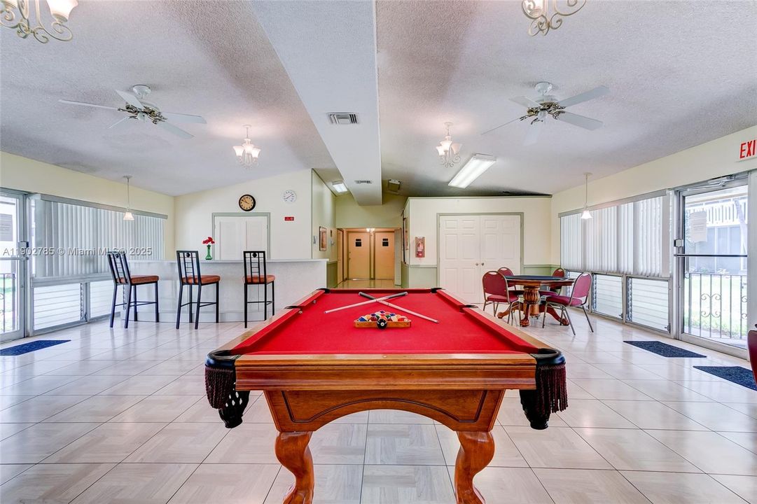 For Sale: $339,900 (2 beds, 2 baths, 1092 Square Feet)