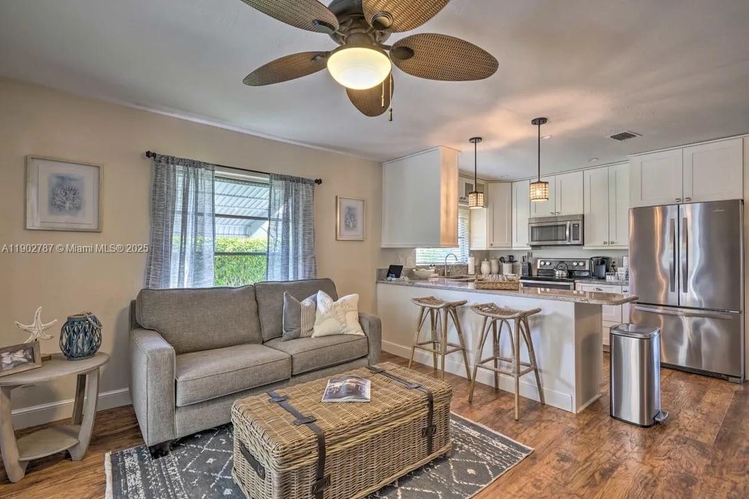 For Rent: $8,000 (2 beds, 2 baths, 1230 Square Feet)