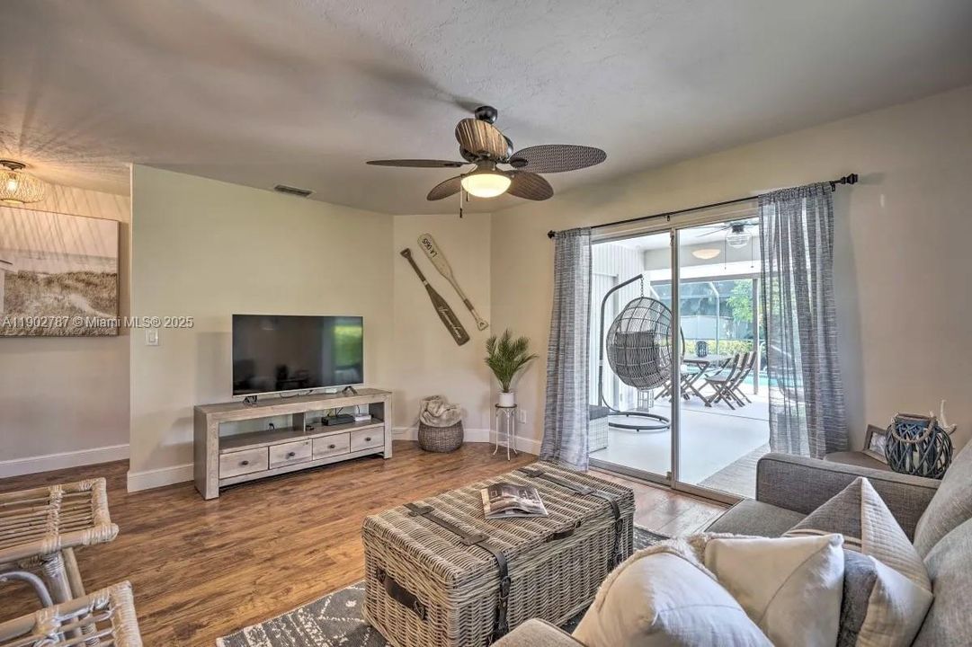 For Rent: $8,000 (2 beds, 2 baths, 1230 Square Feet)