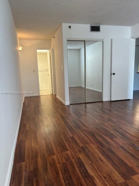 待售: $155,000 (1 贝兹, 1 浴室, 741 平方英尺)