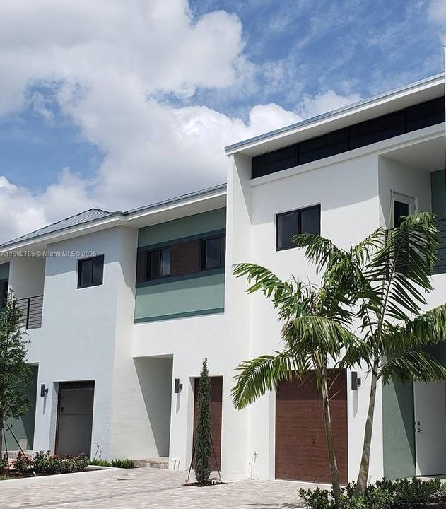 For Sale: $525,000 (3 beds, 2 baths, 1616 Square Feet)