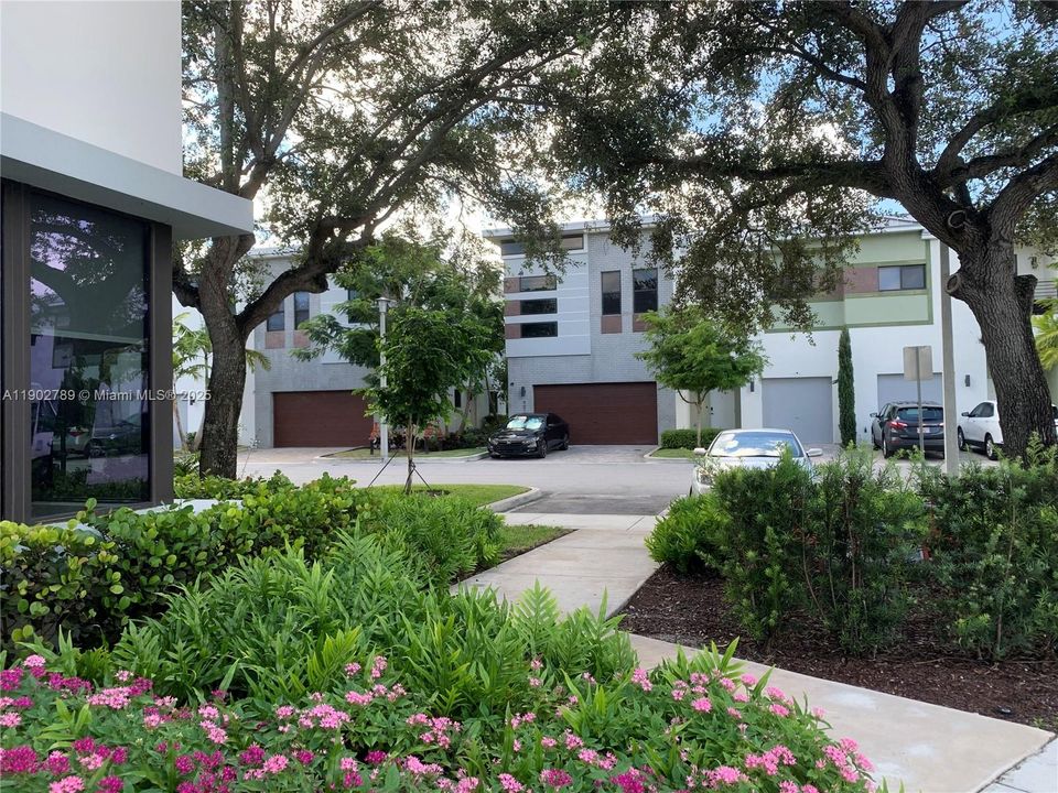 For Sale: $525,000 (3 beds, 2 baths, 1616 Square Feet)