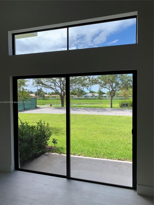 For Sale: $525,000 (3 beds, 2 baths, 1616 Square Feet)