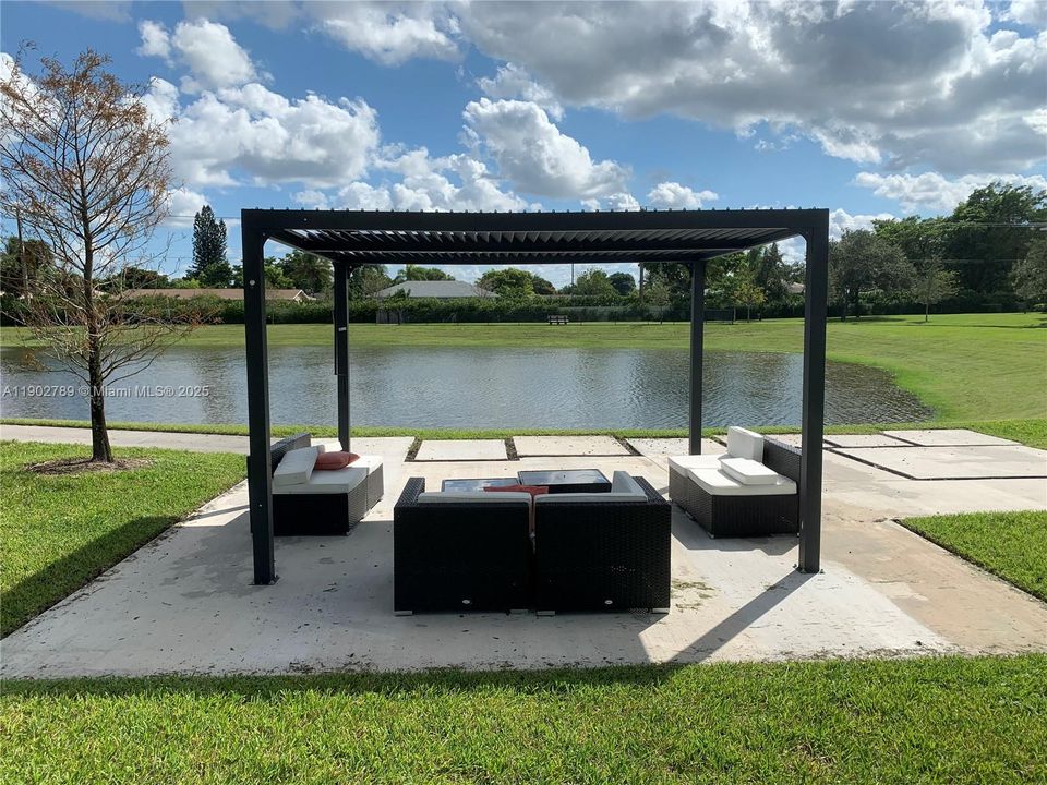 For Sale: $525,000 (3 beds, 2 baths, 1616 Square Feet)