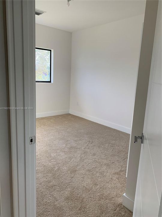 For Sale: $525,000 (3 beds, 2 baths, 1616 Square Feet)