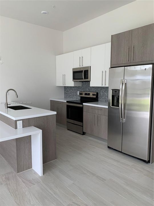 For Sale: $525,000 (3 beds, 2 baths, 1616 Square Feet)