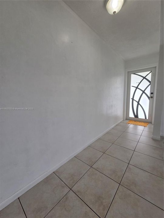 Recently Rented: $3,000 (3 beds, 2 baths, 2983 Square Feet)