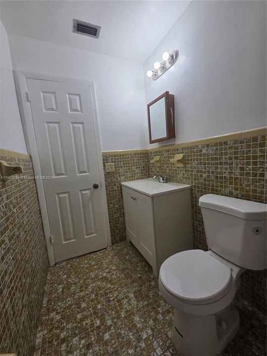 Recently Rented: $3,000 (3 beds, 2 baths, 2983 Square Feet)