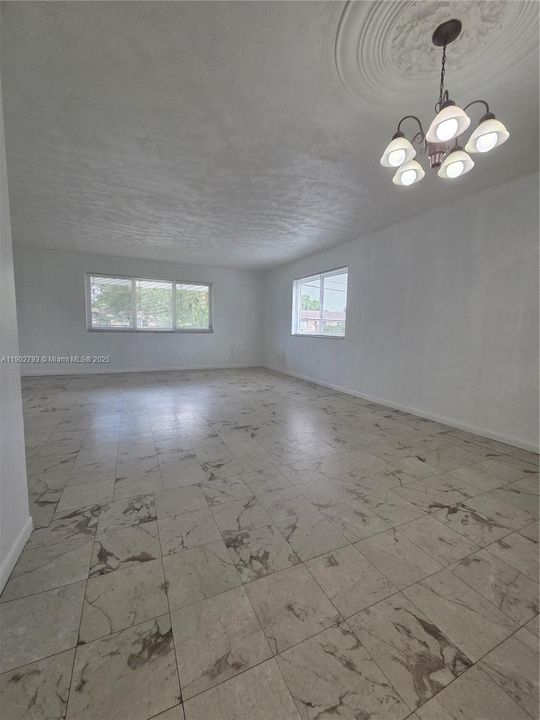 Recently Rented: $3,000 (3 beds, 2 baths, 2983 Square Feet)