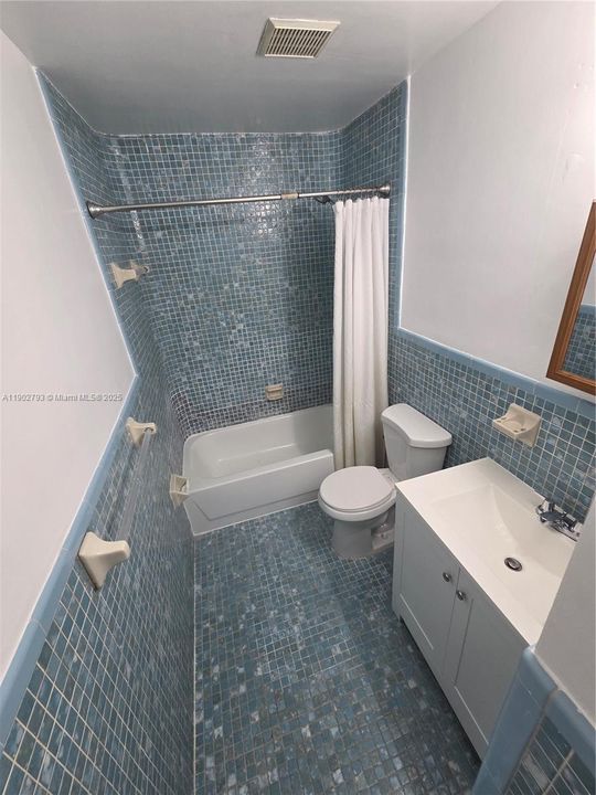 Recently Rented: $3,000 (3 beds, 2 baths, 2983 Square Feet)