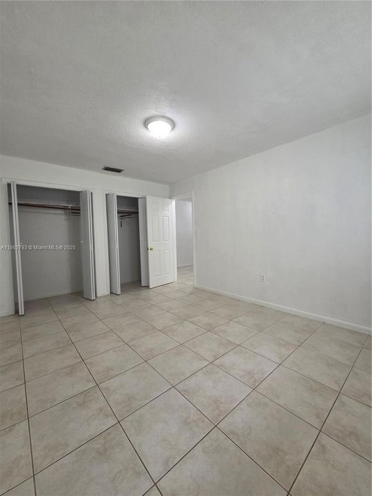 Recently Rented: $3,000 (3 beds, 2 baths, 2983 Square Feet)