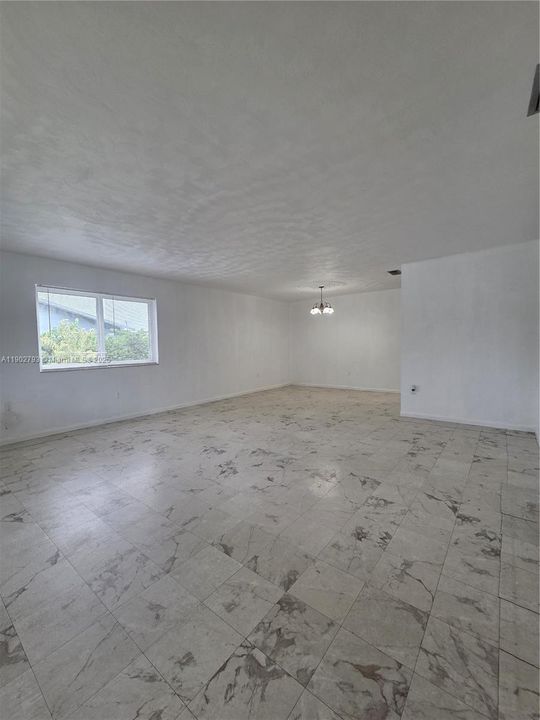 Recently Rented: $3,000 (3 beds, 2 baths, 2983 Square Feet)