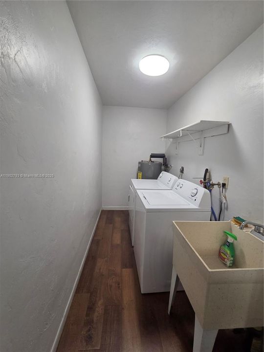 Recently Rented: $3,000 (3 beds, 2 baths, 2983 Square Feet)