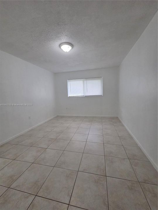 Recently Rented: $3,000 (3 beds, 2 baths, 2983 Square Feet)