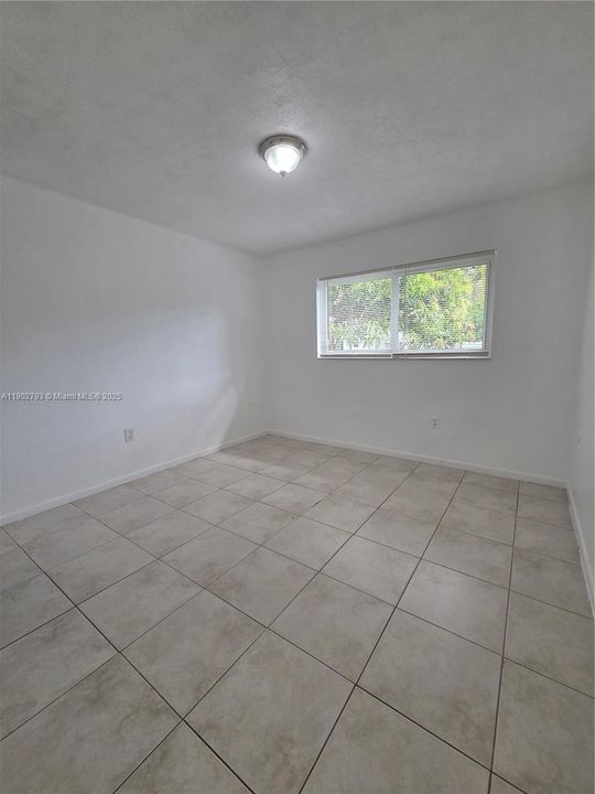 Recently Rented: $3,000 (3 beds, 2 baths, 2983 Square Feet)