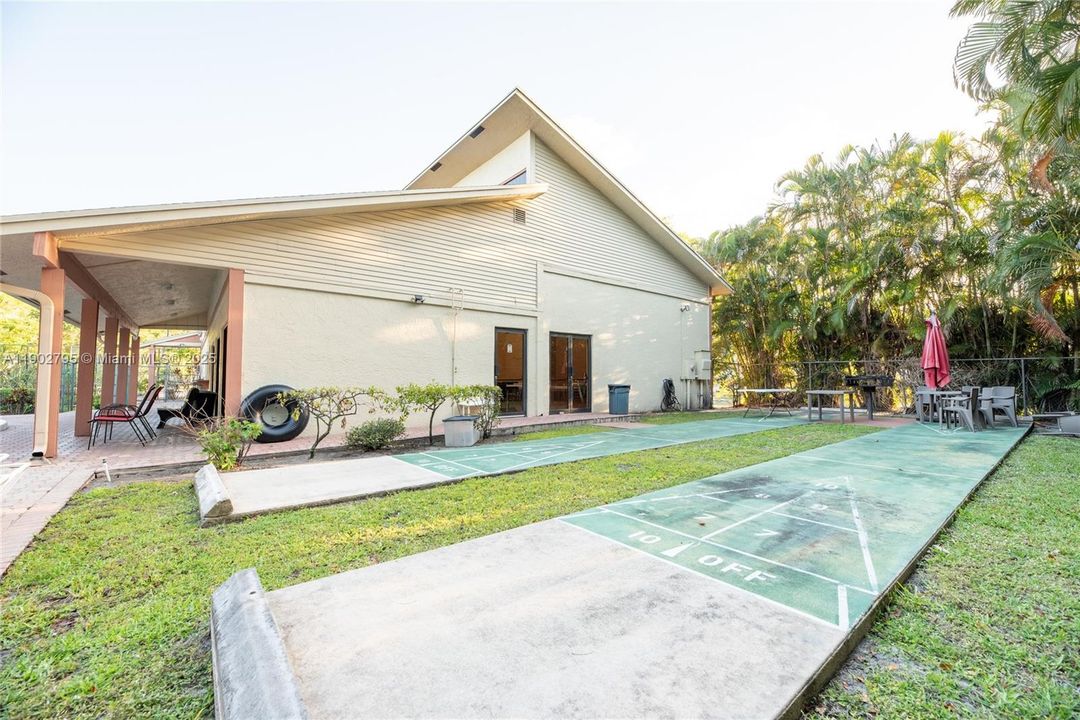 На продажу: $240,000 (2 спален, 2 ванн, 1309 Квадратных фут)