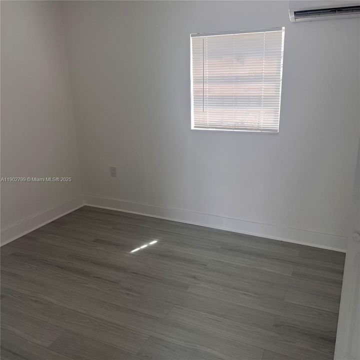 For Rent: $1,500 (1 beds, 1 baths, 1384 Square Feet)