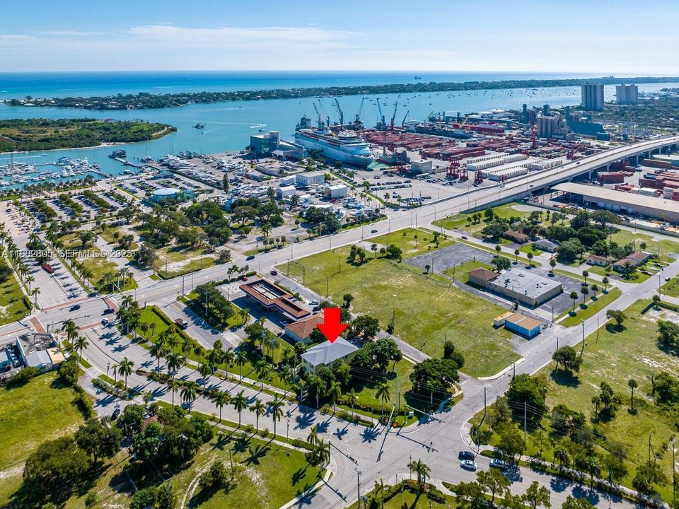 待售: $1,579,999 (0 贝兹, 0 浴室, 4760 平方英尺)