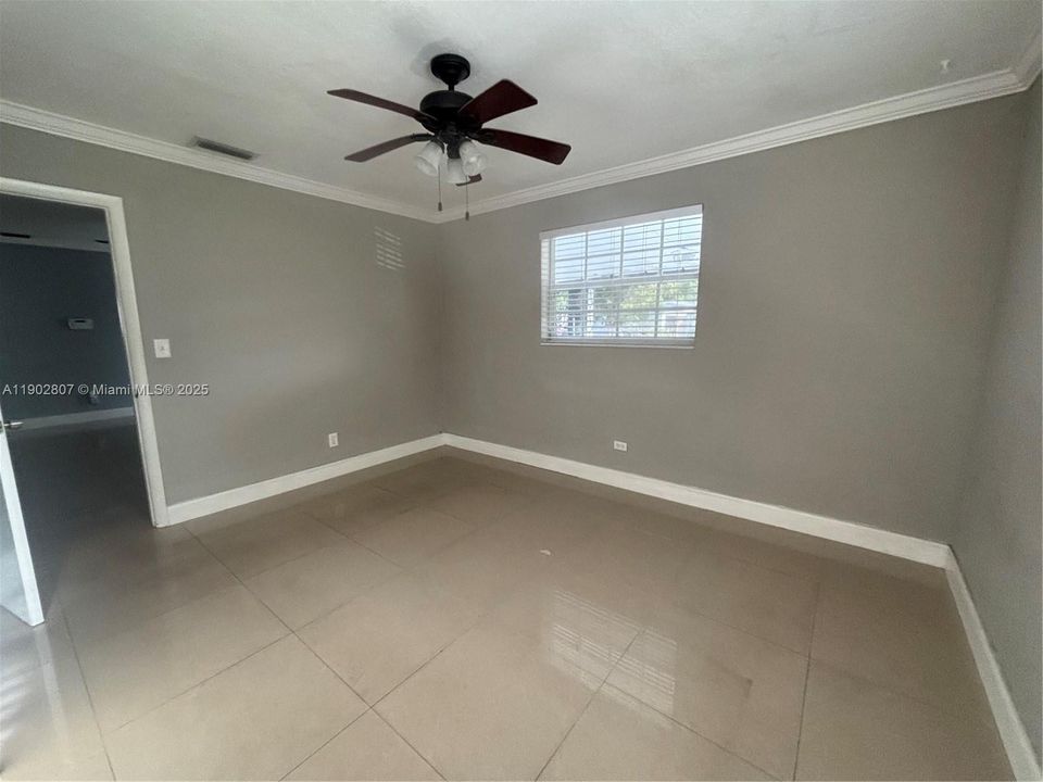 Recently Rented: $3,450 (3 beds, 2 baths, 1665 Square Feet)