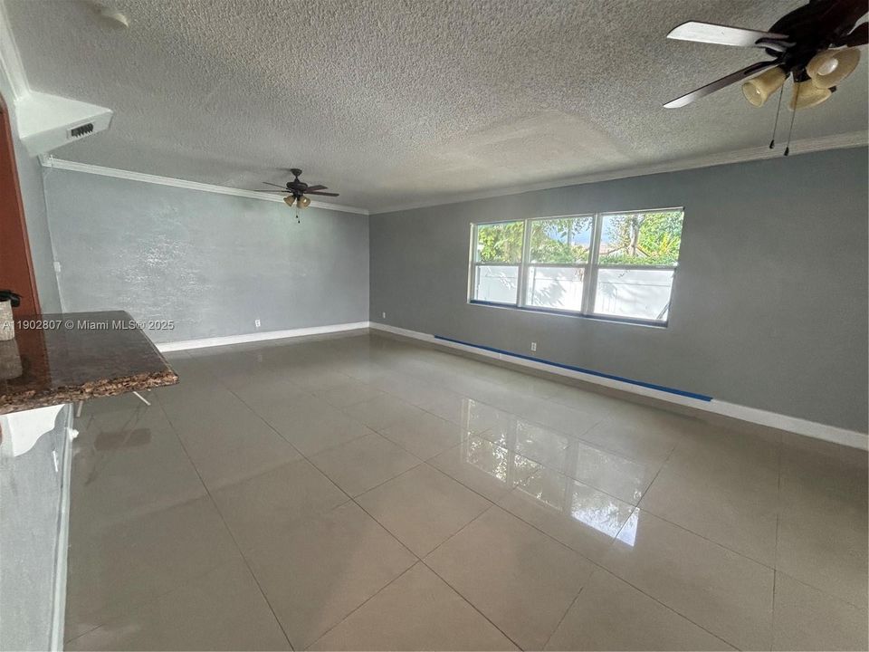 Recently Rented: $3,450 (3 beds, 2 baths, 1665 Square Feet)