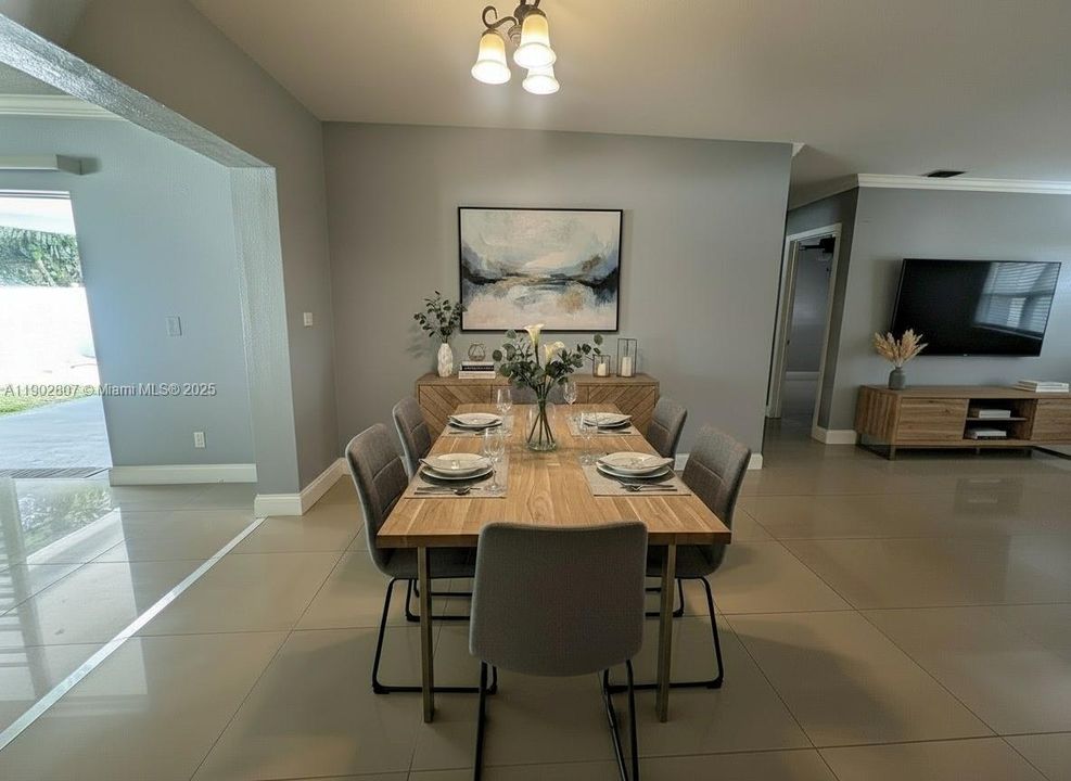 Recently Rented: $3,450 (3 beds, 2 baths, 1665 Square Feet)