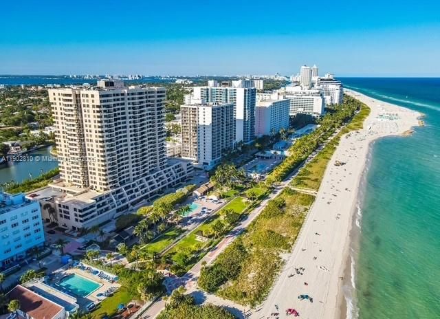 For Sale: $1,130,000 (1 beds, 1 baths, 798 Square Feet)