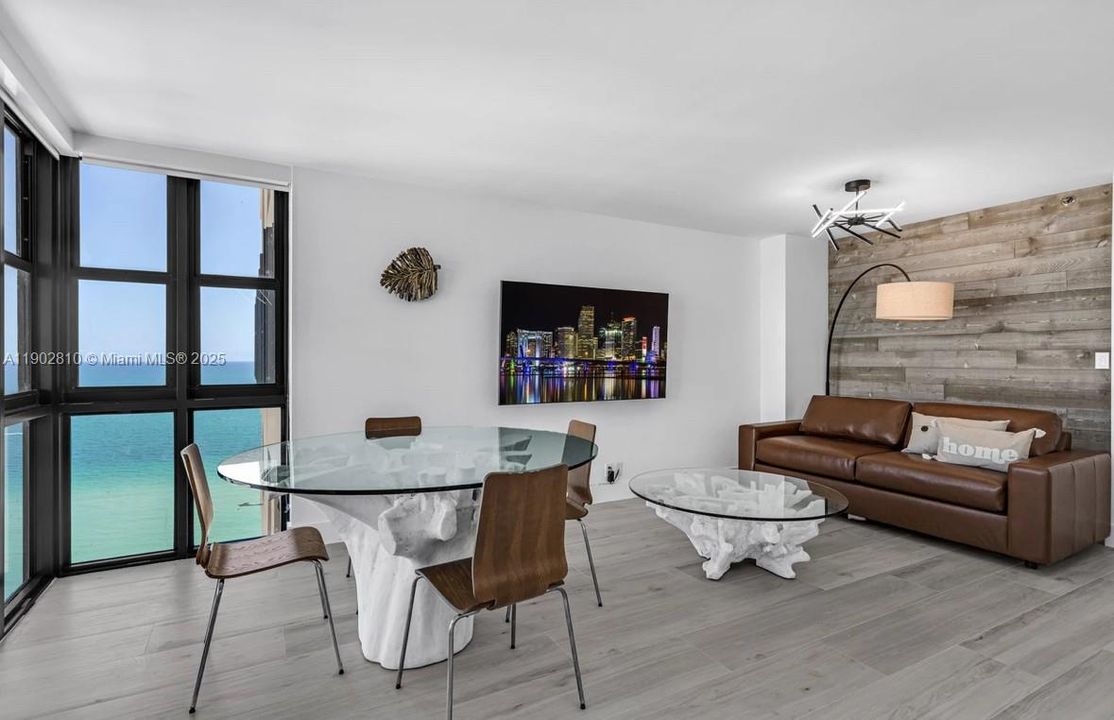 For Sale: $1,130,000 (1 beds, 1 baths, 798 Square Feet)