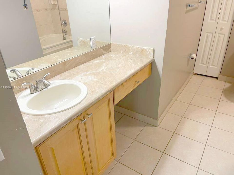 For Sale: $480,000 (3 beds, 2 baths, 1601 Square Feet)