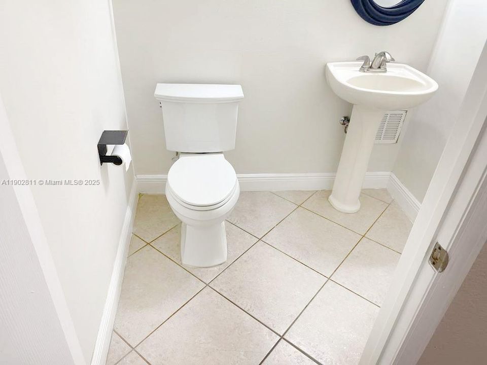 For Sale: $480,000 (3 beds, 2 baths, 1601 Square Feet)