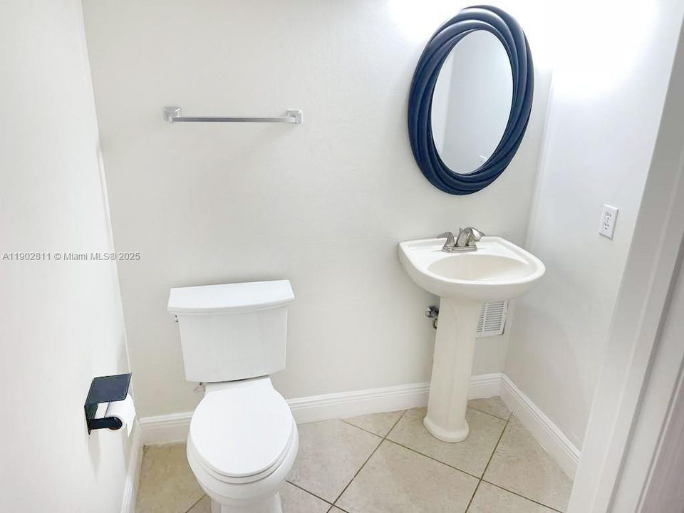 For Sale: $480,000 (3 beds, 2 baths, 1601 Square Feet)