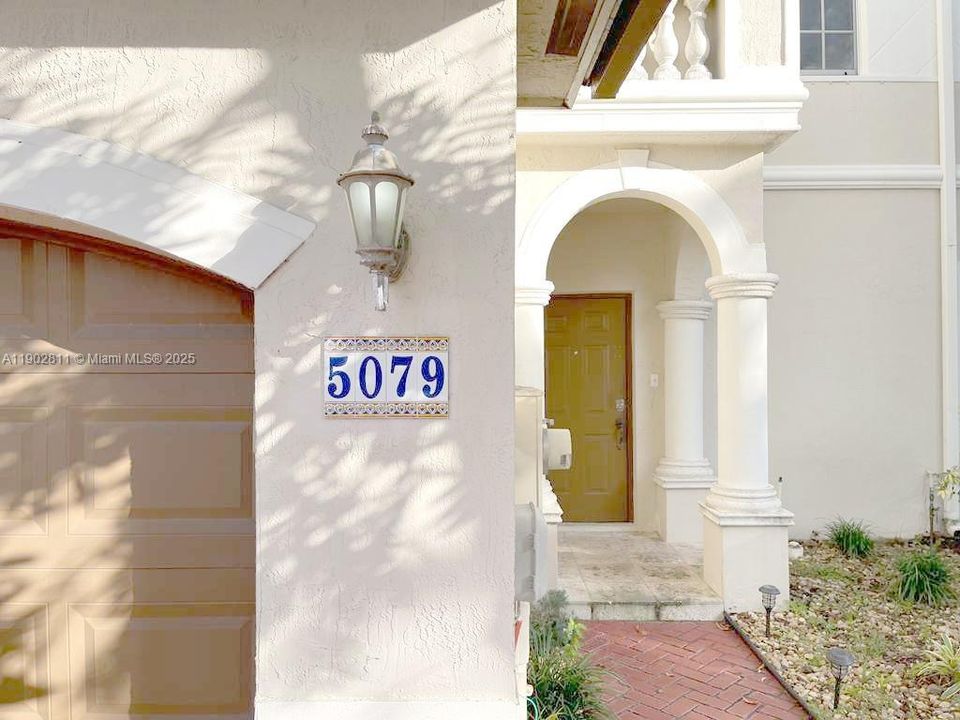 For Sale: $480,000 (3 beds, 2 baths, 1601 Square Feet)