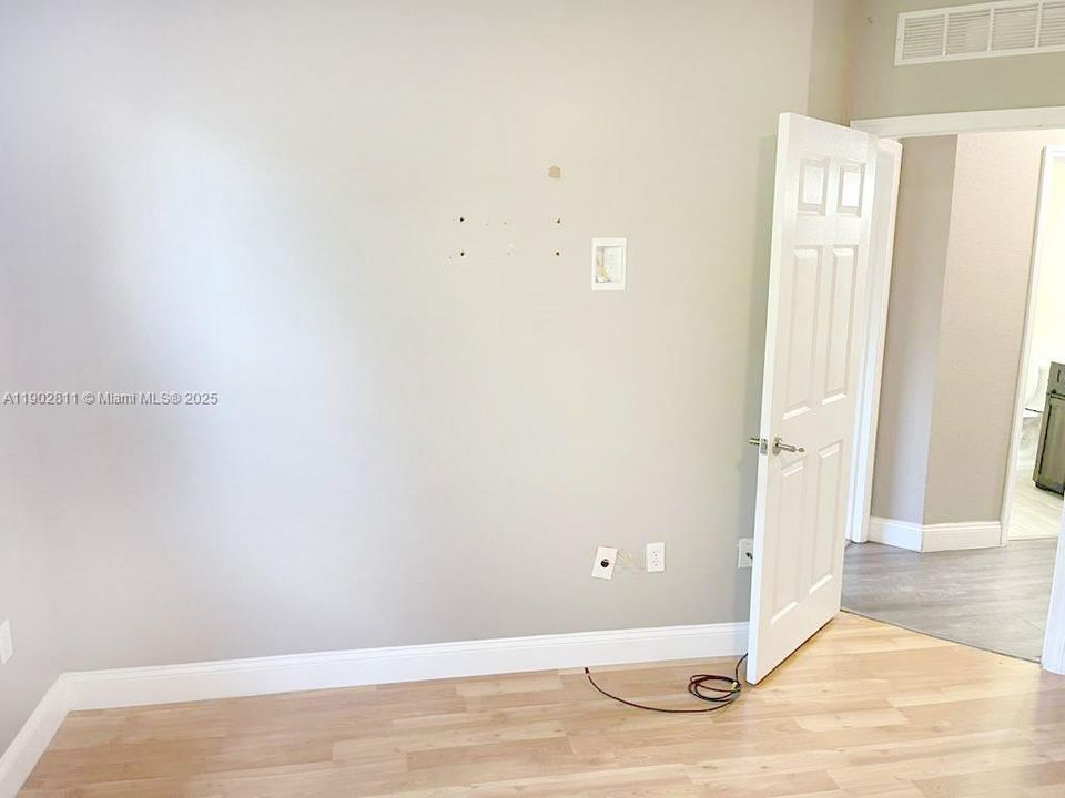 For Sale: $480,000 (3 beds, 2 baths, 1601 Square Feet)